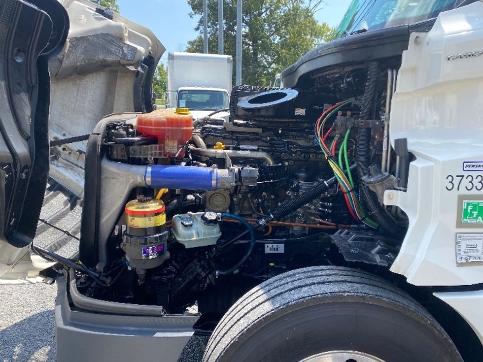 Sleeper Tractor-Heavy Duty Tractors-Freightliner-2020-T12664ST-Cleveland-TN-669,905\n\t\tmiles-$ 55,500 - Image 21
