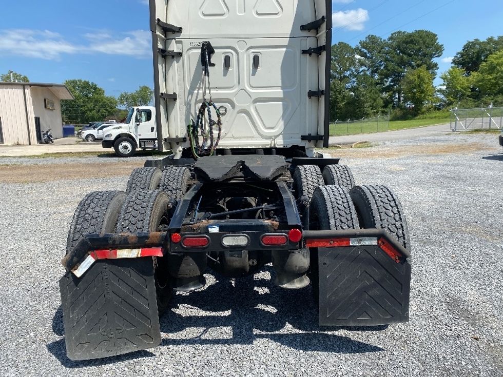 Sleeper Tractor-Heavy Duty Tractors-Freightliner-2020-T12664ST-Cleveland-TN-669,905\n\t\tmiles-$ 55,500 - Image 6
