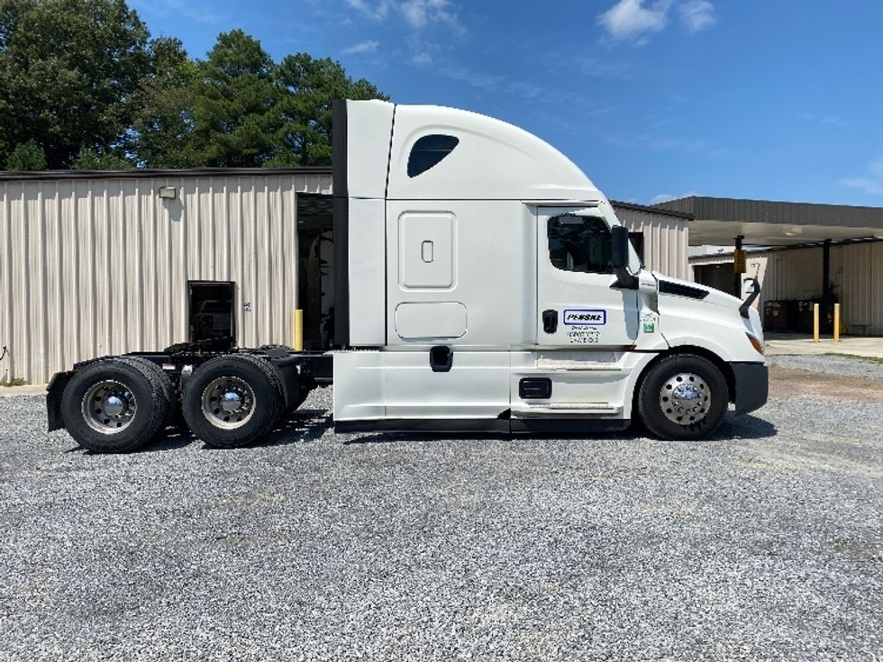 Sleeper Tractor-Heavy Duty Tractors-Freightliner-2020-T12664ST-Cleveland-TN-669,905\n\t\tmiles-$ 55,500 - Image 8