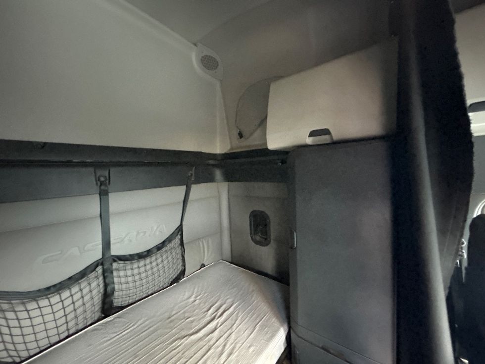 Sleeper Tractor-Heavy Duty Tractors-Freightliner-2020-T12664ST-Columbus-OH-434,428\n\t\tmiles-$ 61,250 - Image 18