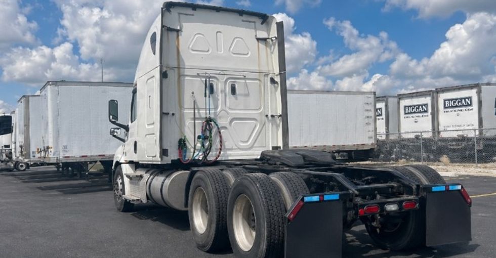 Sleeper Tractor-Heavy Duty Tractors-Freightliner-2020-T12664ST-Columbus-OH-434,428\n\t\tmiles-$ 61,250 - Image 5