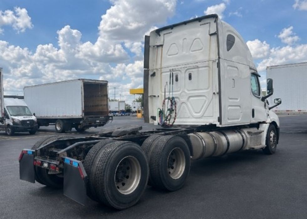 Sleeper Tractor-Heavy Duty Tractors-Freightliner-2020-T12664ST-Columbus-OH-434,428\n\t\tmiles-$ 61,250 - Image 7