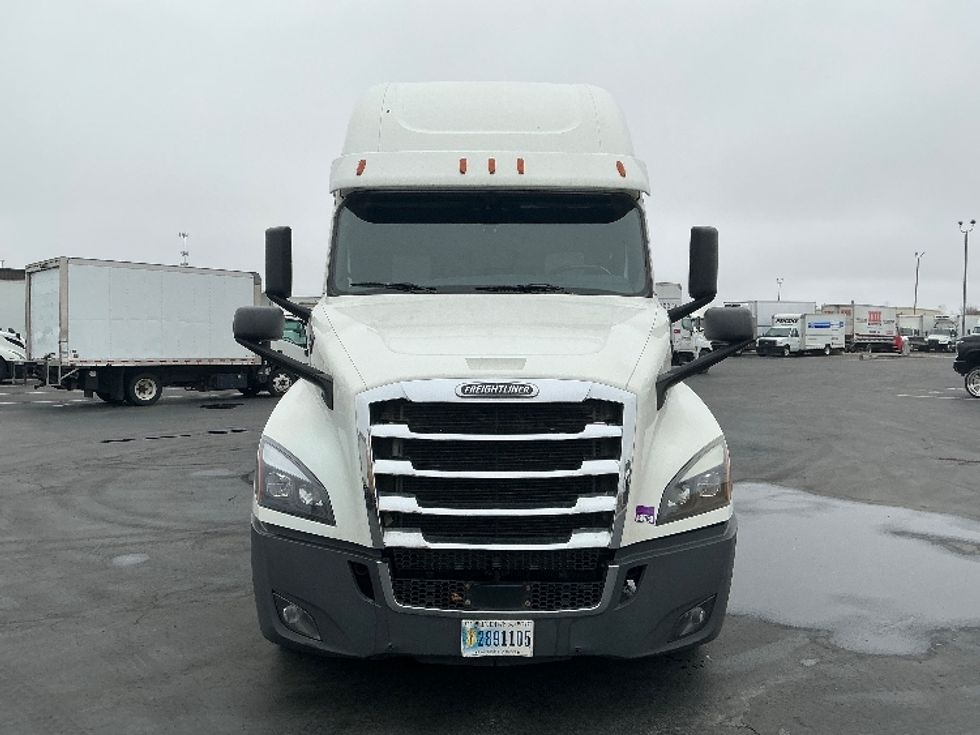 Sleeper Tractor-Heavy Duty Tractors-Freightliner-2020-T12664ST-Columbus-OH-499,870\n\t\tmiles-$ 61,000 - Image 2