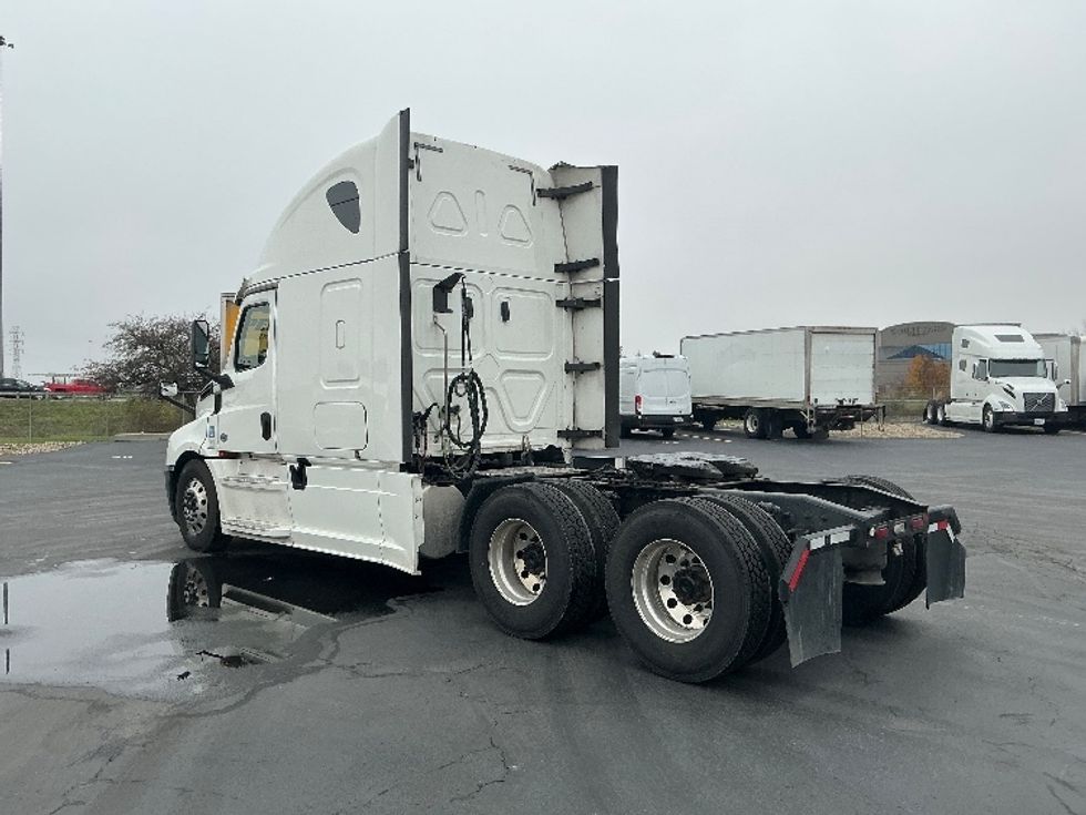 Sleeper Tractor-Heavy Duty Tractors-Freightliner-2020-T12664ST-Columbus-OH-499,870\n\t\tmiles-$ 61,000 - Image 5