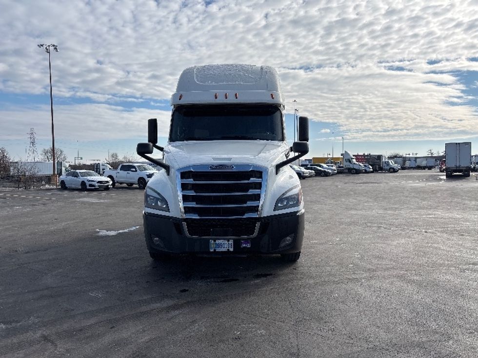 Sleeper Tractor-Heavy Duty Tractors-Freightliner-2020-T12664ST-Columbus-OH-559,098\n\t\tmiles-$ 55,000 - Image 2