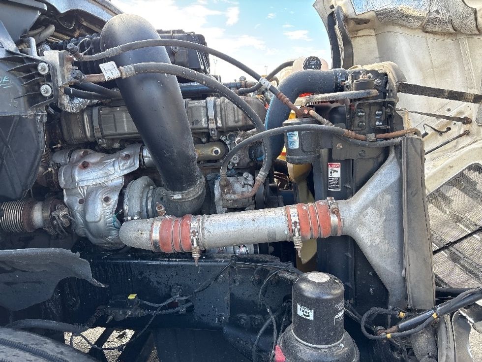 Sleeper Tractor-Heavy Duty Tractors-Freightliner-2020-T12664ST-Columbus-OH-559,098\n\t\tmiles-$ 55,000 - Image 20