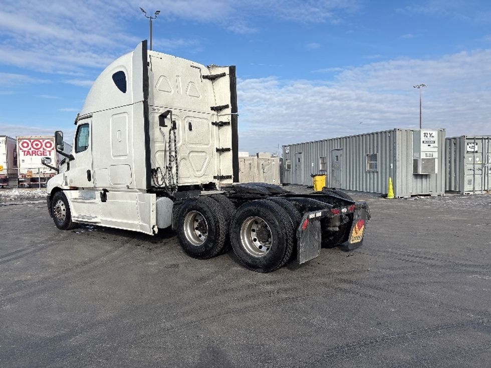 Sleeper Tractor-Heavy Duty Tractors-Freightliner-2020-T12664ST-Columbus-OH-559,098\n\t\tmiles-$ 55,000 - Image 5