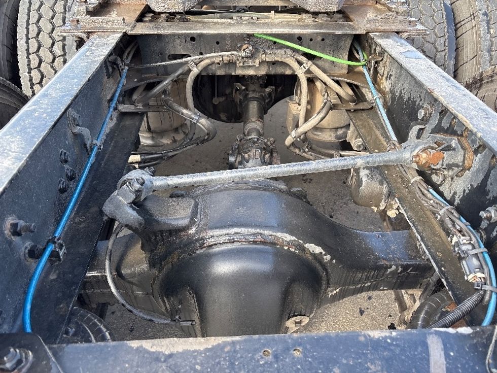 Sleeper Tractor-Heavy Duty Tractors-Freightliner-2020-T12664ST-Columbus-OH-559,098\n\t\tmiles-$ 55,000 - Image 6