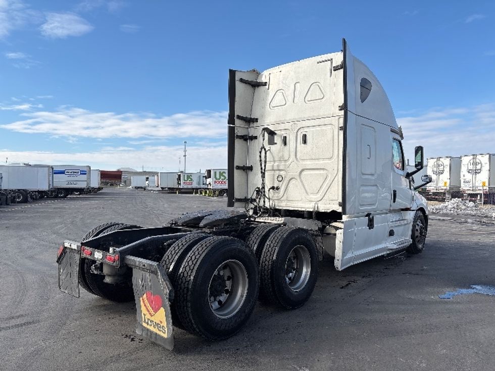 Sleeper Tractor-Heavy Duty Tractors-Freightliner-2020-T12664ST-Columbus-OH-559,098\n\t\tmiles-$ 55,000 - Image 7