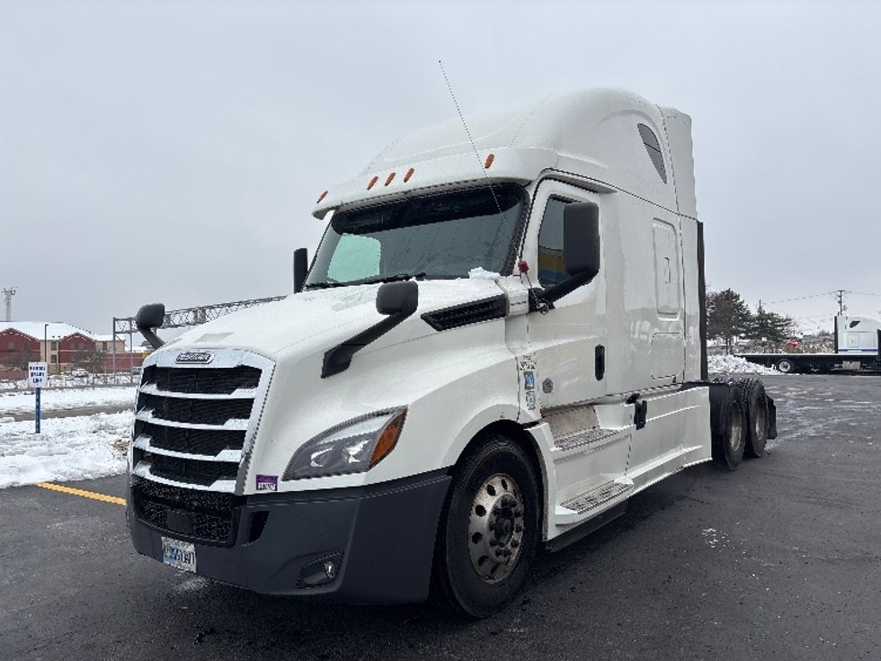 Sleeper Tractor-Heavy Duty Tractors-Freightliner-2020-T12664ST-Columbus-OH-630,660\n\t\tmiles-$ 49,750 - Image 3