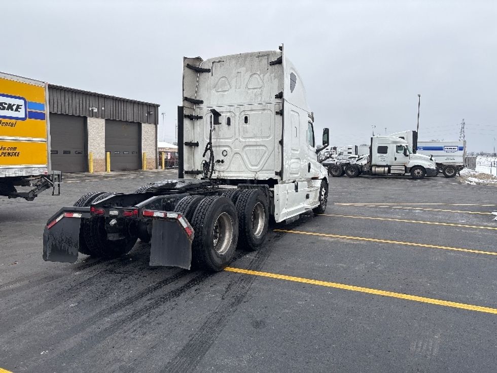 Sleeper Tractor-Heavy Duty Tractors-Freightliner-2020-T12664ST-Columbus-OH-630,660\n\t\tmiles-$ 49,750 - Image 7