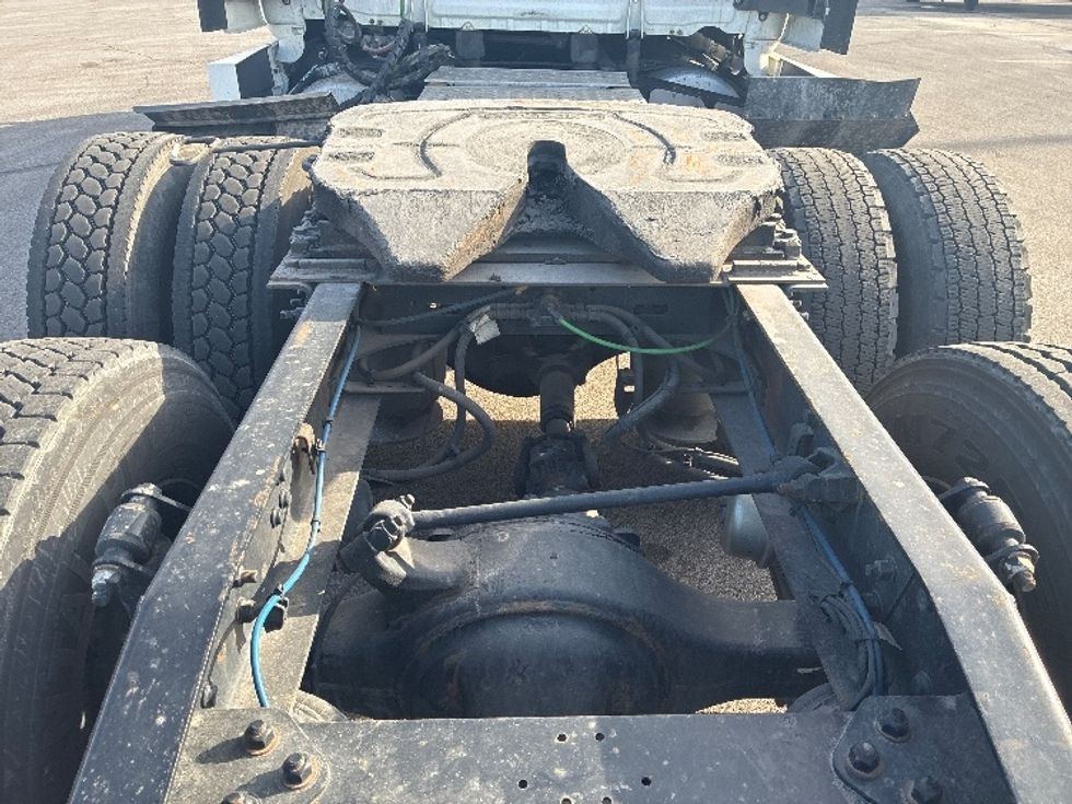 Sleeper Tractor-Heavy Duty Tractors-Freightliner-2020-T12664ST-Columbus-OH-641,000\n\t\tmiles-$ 47,000 - Image 6