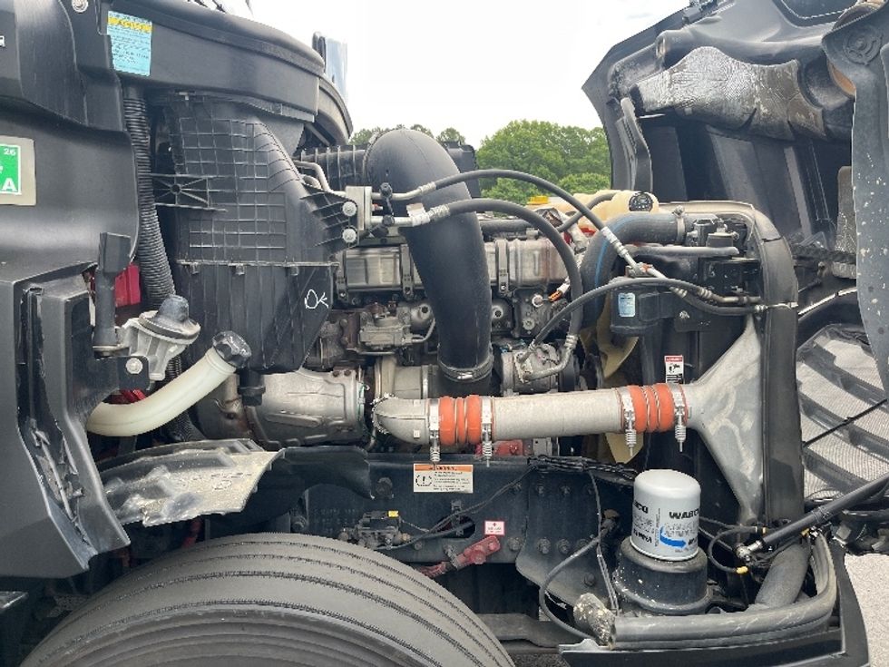 Sleeper Tractor-Heavy Duty Tractors-Freightliner-2020-T12664ST-Concord-NC-221,161\n\t\tmiles-$ 81,250 - Image 20