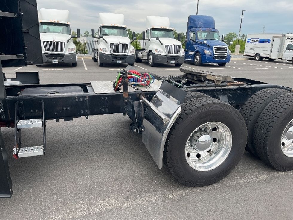 Sleeper Tractor-Heavy Duty Tractors-Freightliner-2020-T12664ST-Concord-NC-221,161\n\t\tmiles-$ 81,250 - Image 22