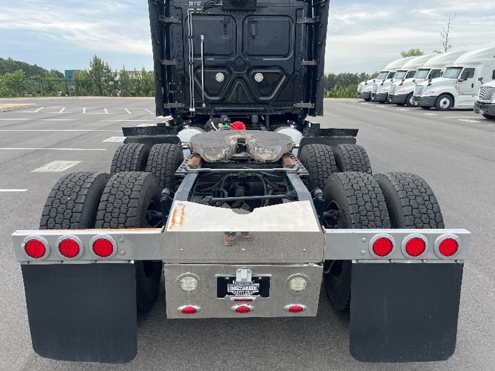 Sleeper Tractor-Heavy Duty Tractors-Freightliner-2020-T12664ST-Concord-NC-221,161\n\t\tmiles-$ 81,250 - Image 6
