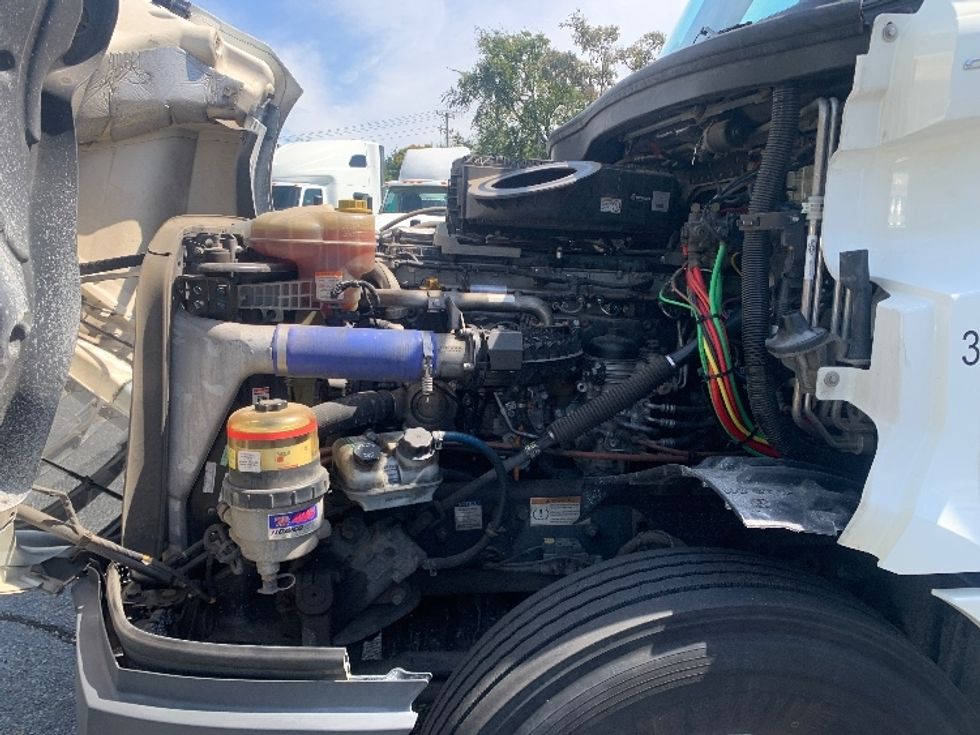 Sleeper Tractor-Heavy Duty Tractors-Freightliner-2020-T12664ST-Concord-NC-345,486\n\t\tmiles-$ 80,250 - Image 21