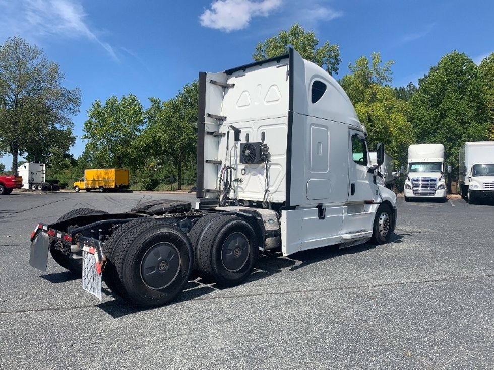 Sleeper Tractor-Heavy Duty Tractors-Freightliner-2020-T12664ST-Concord-NC-345,486\n\t\tmiles-$ 80,250 - Image 7