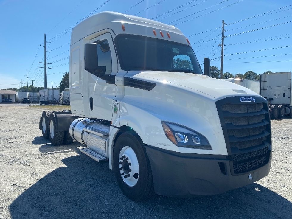 Sleeper Tractor-Heavy Duty Tractors-Freightliner-2020-T12664ST-Concord-NC-478,580\n\t\tmiles-$ 54,500 - Image 1