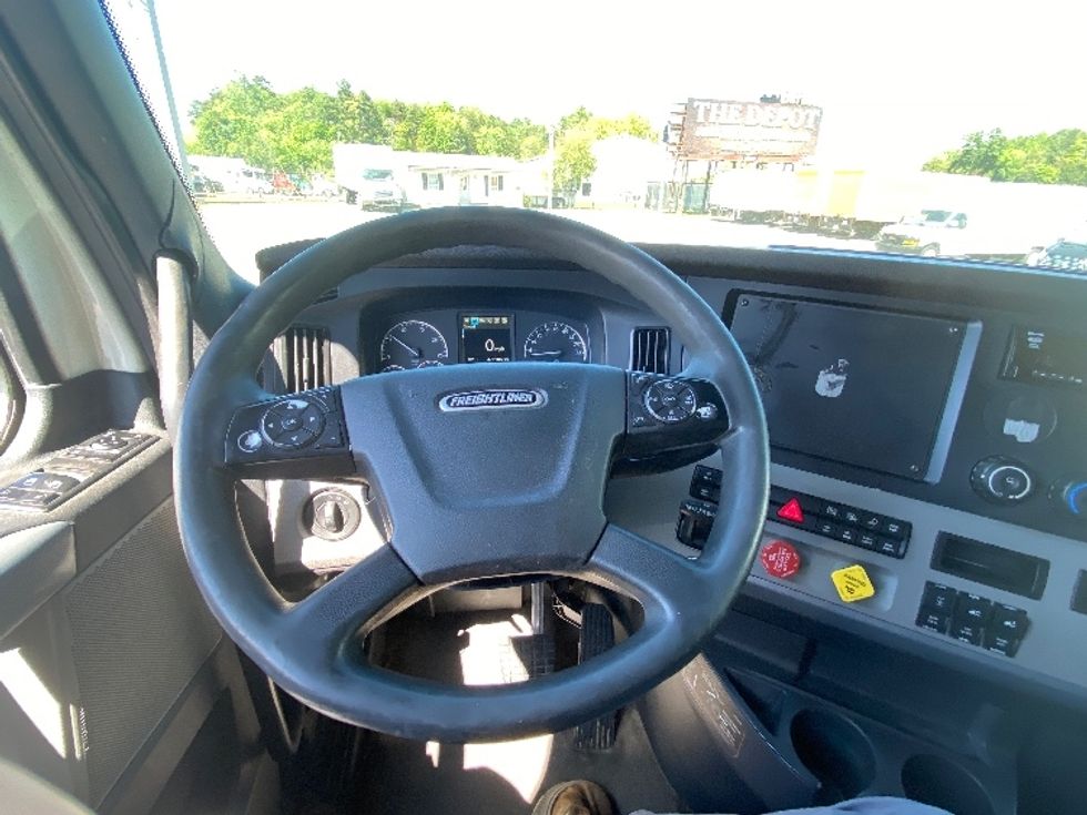 Sleeper Tractor-Heavy Duty Tractors-Freightliner-2020-T12664ST-Concord-NC-478,580\n\t\tmiles-$ 54,500 - Image 10