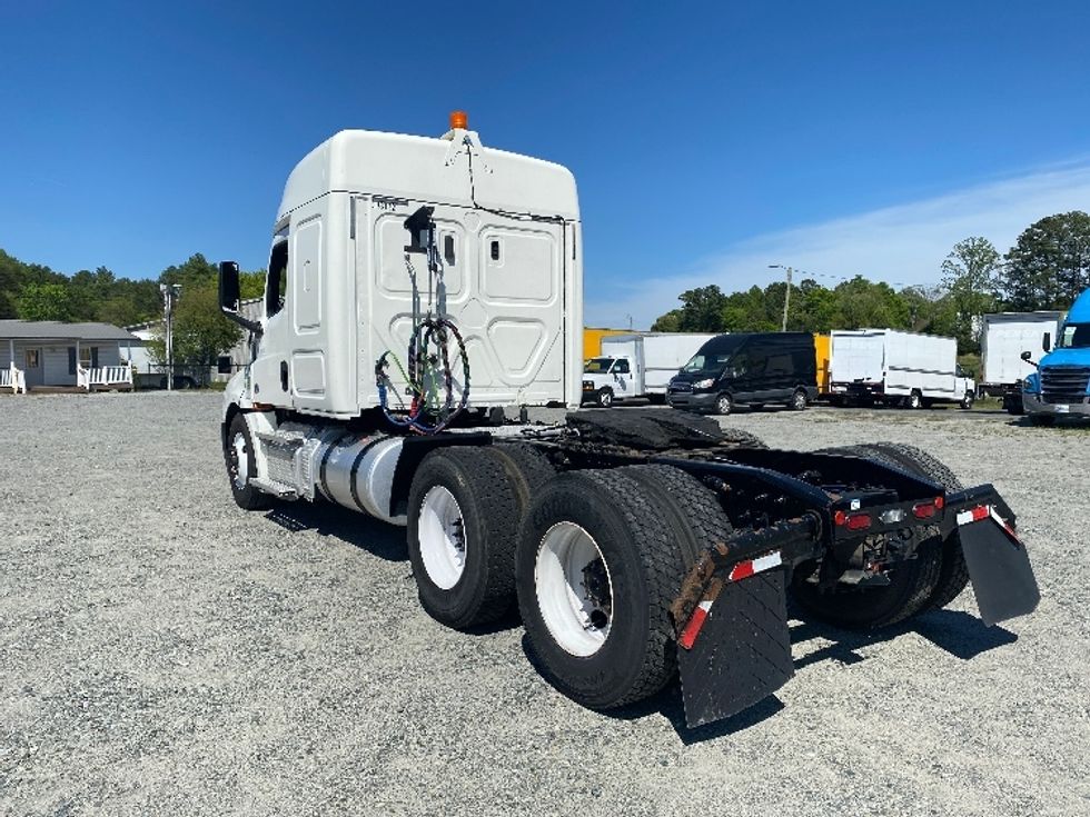 Sleeper Tractor-Heavy Duty Tractors-Freightliner-2020-T12664ST-Concord-NC-478,580\n\t\tmiles-$ 54,500 - Image 5