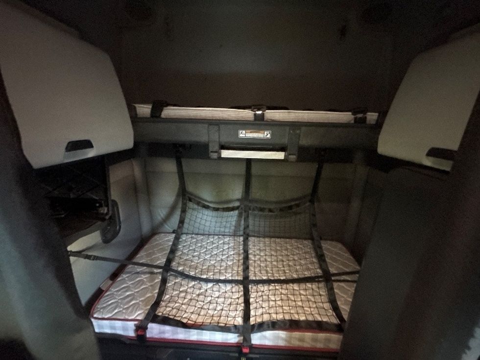 Sleeper Tractor-Heavy Duty Tractors-Freightliner-2020-T12664ST-Concord-NC-509,322\n\t\tmiles-$ 50,750 - Image 16