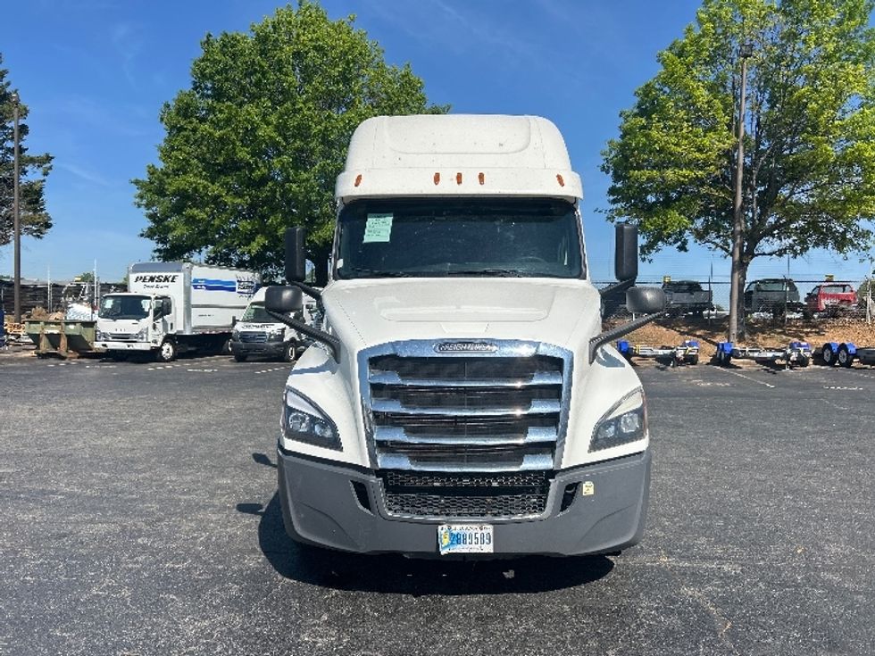 Sleeper Tractor-Heavy Duty Tractors-Freightliner-2020-T12664ST-Concord-NC-509,322\n\t\tmiles-$ 50,750 - Image 2