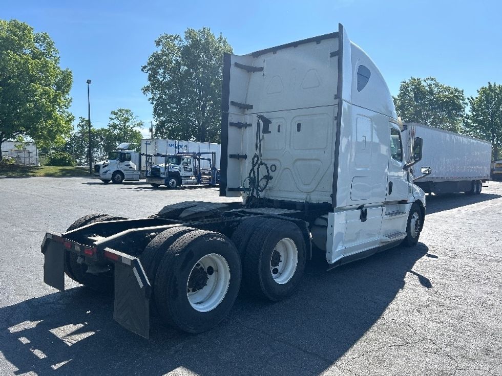 Sleeper Tractor-Heavy Duty Tractors-Freightliner-2020-T12664ST-Concord-NC-509,322\n\t\tmiles-$ 50,750 - Image 7