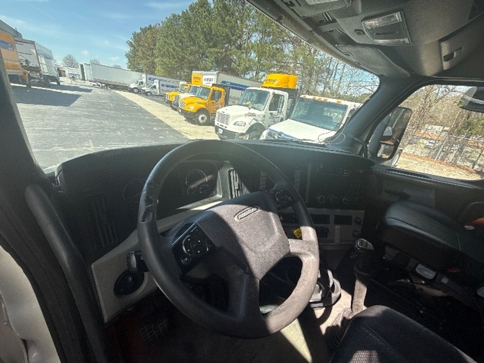 Sleeper Tractor-Heavy Duty Tractors-Freightliner-2020-T12664ST-Conyers-GA-510,990\n\t\tmiles-$ 54,000 - Image 10