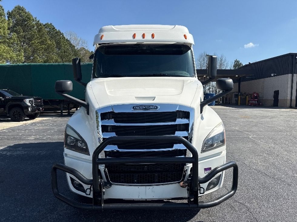 Sleeper Tractor-Heavy Duty Tractors-Freightliner-2020-T12664ST-Conyers-GA-510,990\n\t\tmiles-$ 54,000 - Image 2