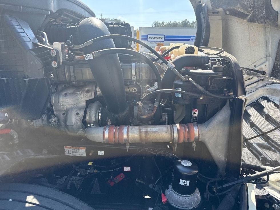 Sleeper Tractor-Heavy Duty Tractors-Freightliner-2020-T12664ST-Conyers-GA-510,990\n\t\tmiles-$ 54,000 - Image 20