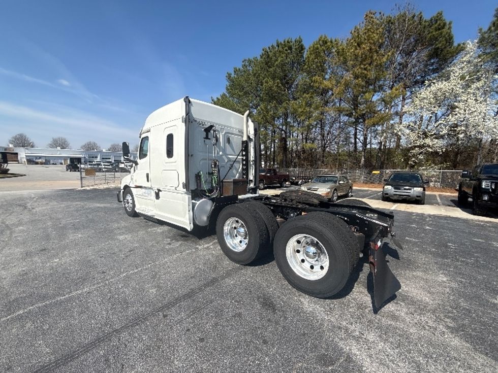 Sleeper Tractor-Heavy Duty Tractors-Freightliner-2020-T12664ST-Conyers-GA-510,990\n\t\tmiles-$ 54,000 - Image 5