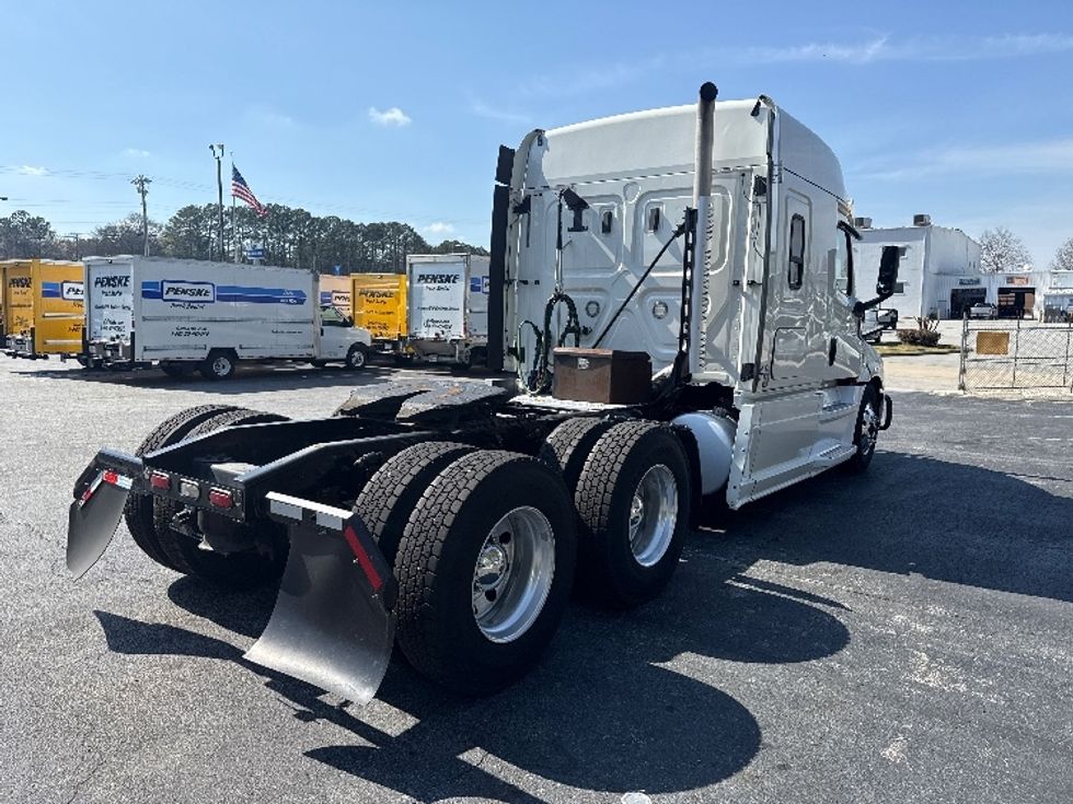 Sleeper Tractor-Heavy Duty Tractors-Freightliner-2020-T12664ST-Conyers-GA-510,990\n\t\tmiles-$ 54,000 - Image 7
