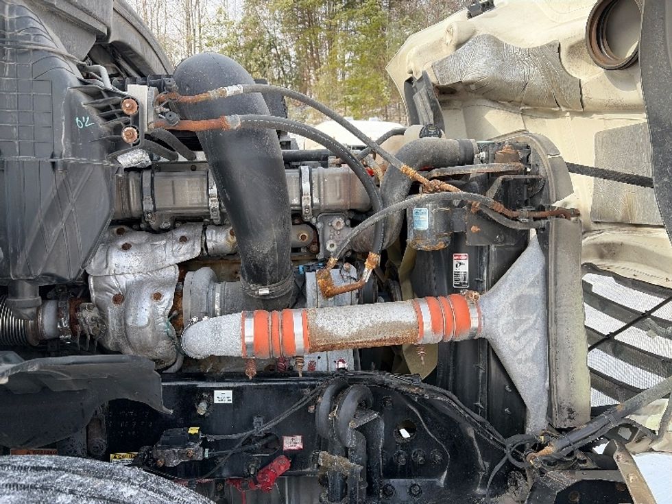 Sleeper Tractor-Heavy Duty Tractors-Freightliner-2020-T12664ST-Cross Lanes-WV-324,492\n\t\tmiles-$ 67,000 - Image 20