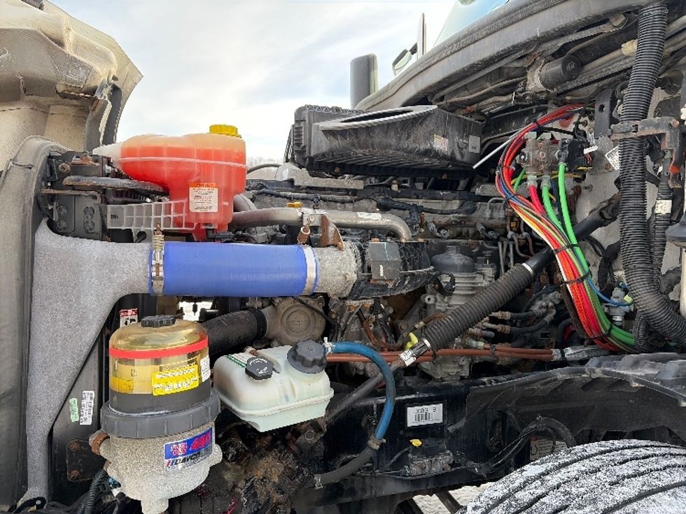 Sleeper Tractor-Heavy Duty Tractors-Freightliner-2020-T12664ST-Cross Lanes-WV-324,492\n\t\tmiles-$ 67,000 - Image 21