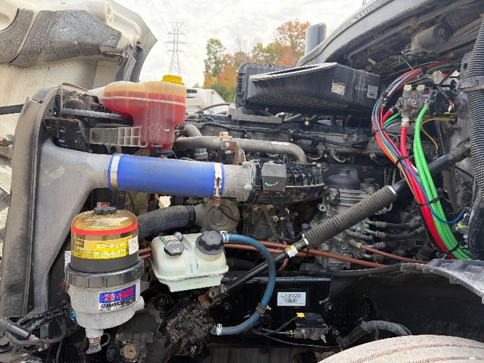 Sleeper Tractor-Heavy Duty Tractors-Freightliner-2020-T12664ST-Cross Lanes-WV-389,059\n\t\tmiles-$ 68,250 - Image 21