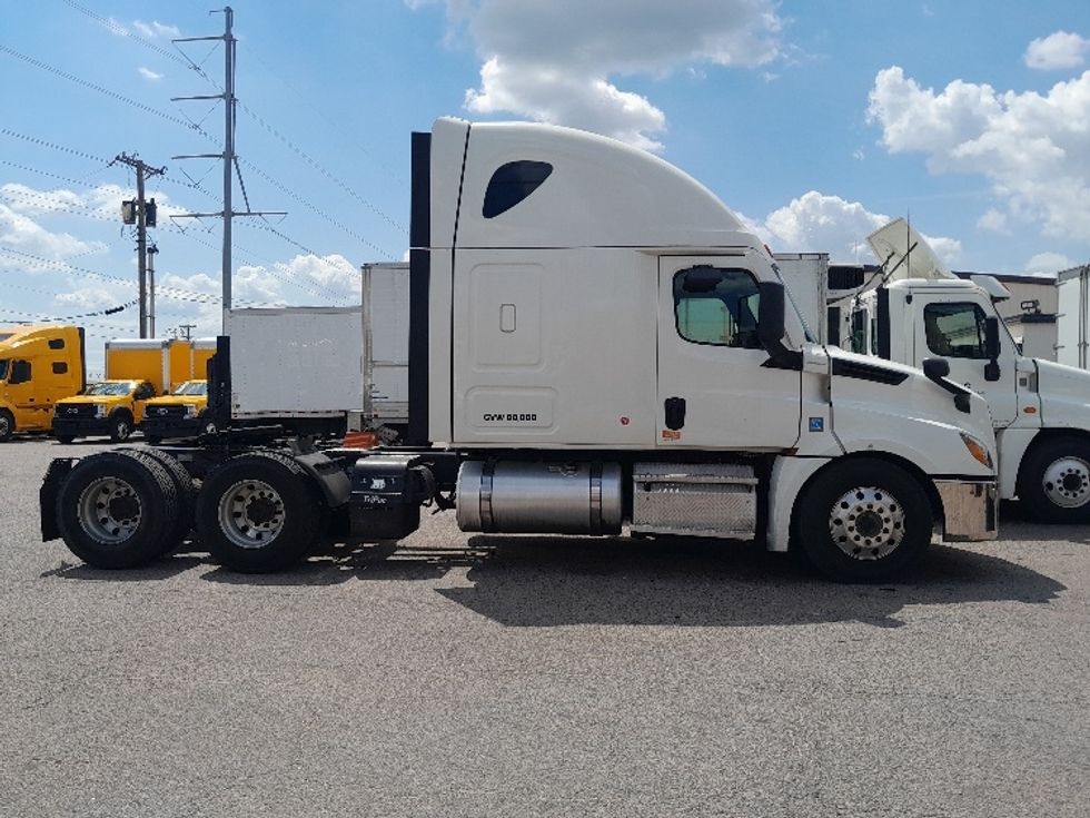 Sleeper Tractor-Heavy Duty Tractors-Freightliner-2020-T12664ST-Dallas-TX-430,411\n\t\tmiles-$ 74,250 - Image 8