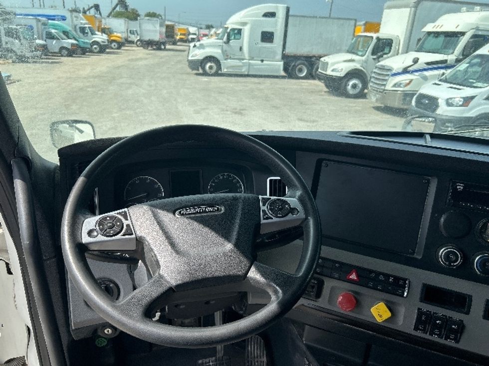 Sleeper Tractor-Heavy Duty Tractors-Freightliner-2020-T12664ST-Dallas-TX-462,973\n\t\tmiles-$ 69,500 - Image 11