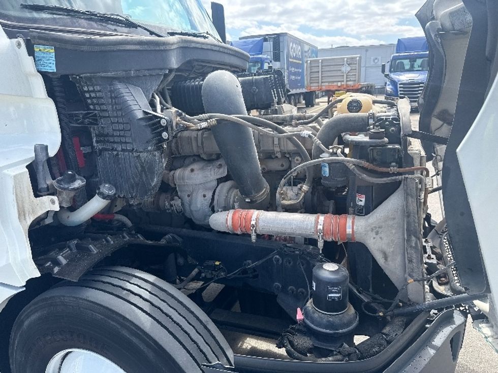 Sleeper Tractor-Heavy Duty Tractors-Freightliner-2020-T12664ST-Dallas-TX-472,577\n\t\tmiles-$ 60,250 - Image 20