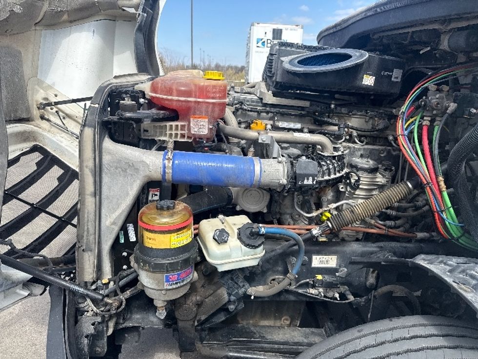 Sleeper Tractor-Heavy Duty Tractors-Freightliner-2020-T12664ST-Dallas-TX-472,577\n\t\tmiles-$ 60,250 - Image 21