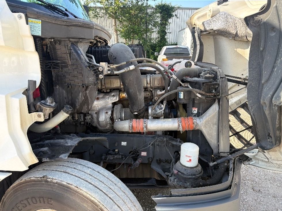 Sleeper Tractor-Heavy Duty Tractors-Freightliner-2020-T12664ST-Dallas-TX-480,167\n\t\tmiles-$ 69,750 - Image 20
