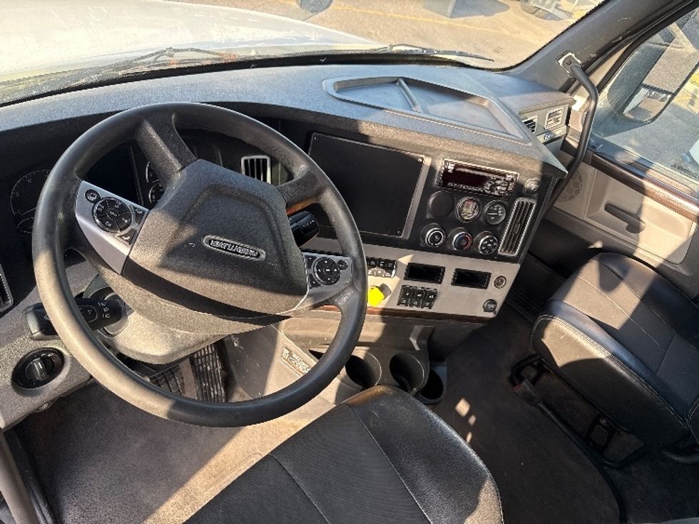 Sleeper Tractor-Heavy Duty Tractors-Freightliner-2020-T12664ST-Dallas-TX-481,875\n\t\tmiles-$ 68,500 - Image 10