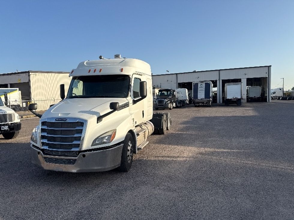 Sleeper Tractor-Heavy Duty Tractors-Freightliner-2020-T12664ST-Dallas-TX-481,875\n\t\tmiles-$ 68,500 - Image 3