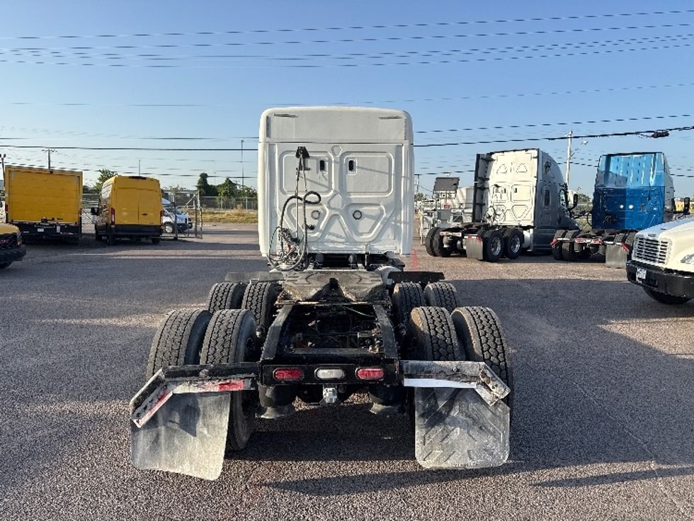 Sleeper Tractor-Heavy Duty Tractors-Freightliner-2020-T12664ST-Dallas-TX-481,875\n\t\tmiles-$ 68,500 - Image 6
