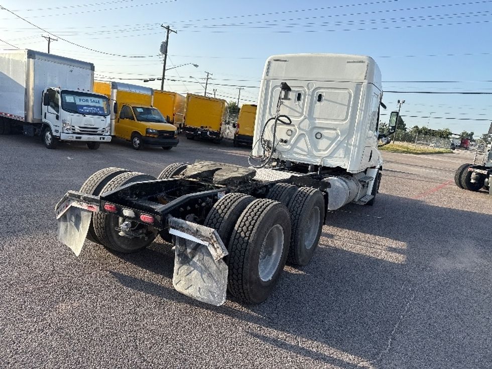 Sleeper Tractor-Heavy Duty Tractors-Freightliner-2020-T12664ST-Dallas-TX-481,875\n\t\tmiles-$ 68,500 - Image 7
