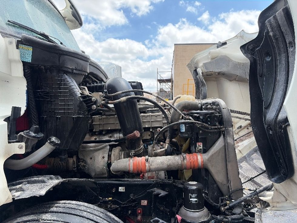 Sleeper Tractor-Heavy Duty Tractors-Freightliner-2020-T12664ST-Dallas-TX-483,460\n\t\tmiles-$ 66,250 - Image 19