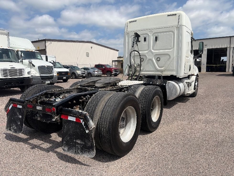 Sleeper Tractor-Heavy Duty Tractors-Freightliner-2020-T12664ST-Dallas-TX-483,460\n\t\tmiles-$ 66,250 - Image 7