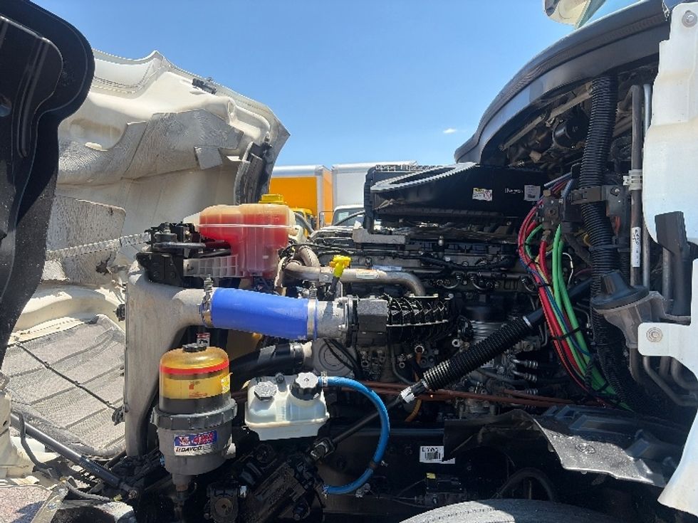 Sleeper Tractor-Heavy Duty Tractors-Freightliner-2020-T12664ST-Dallas-TX-484,514\n\t\tmiles-$ 68,250 - Image 20