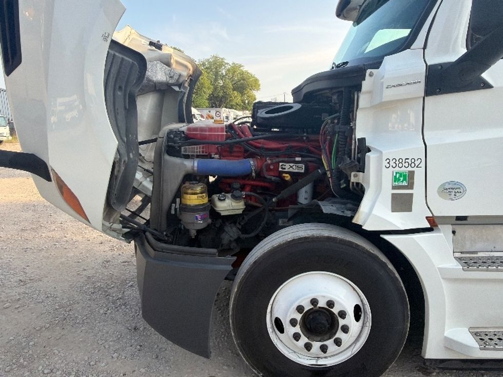 Sleeper Tractor-Heavy Duty Tractors-Freightliner-2020-T12664ST-Dallas-TX-493,042\n\t\tmiles-$ 65,000 - Image 21