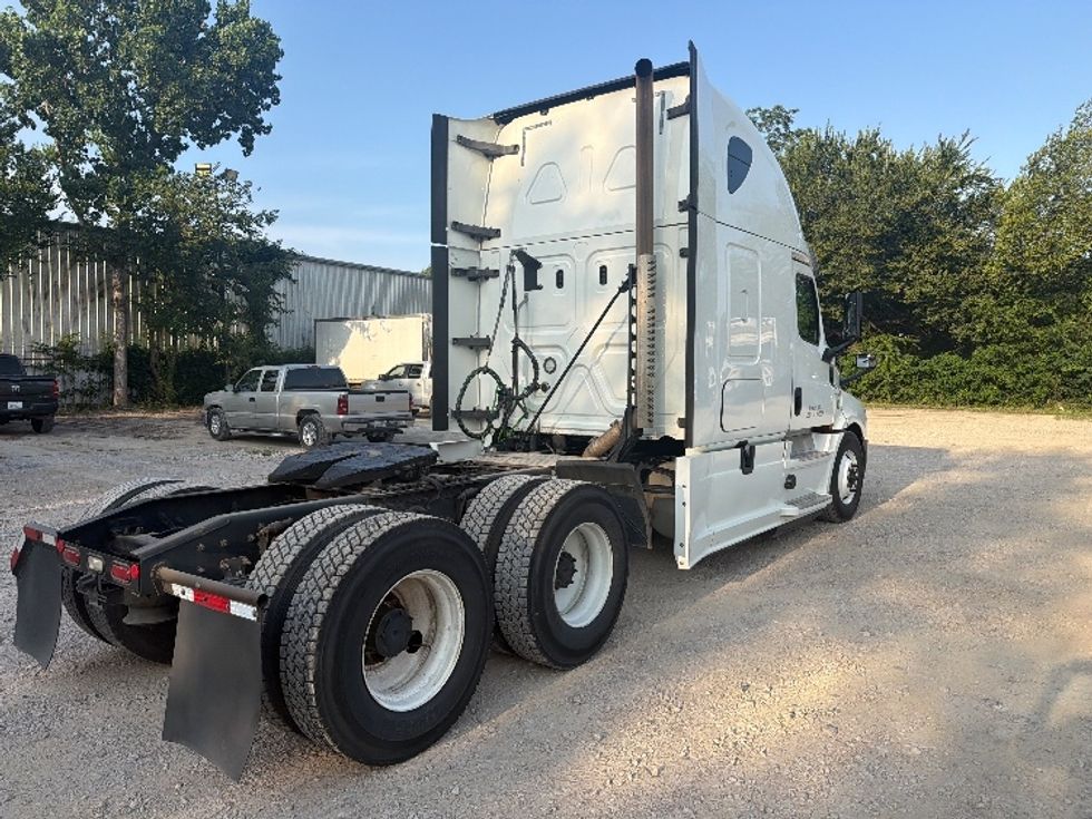 Sleeper Tractor-Heavy Duty Tractors-Freightliner-2020-T12664ST-Dallas-TX-493,042\n\t\tmiles-$ 65,000 - Image 7