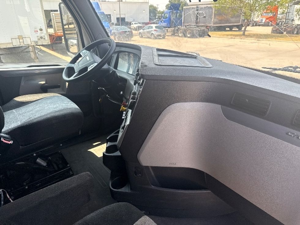 Sleeper Tractor-Heavy Duty Tractors-Freightliner-2020-T12664ST-Dallas-TX-510,985\n\t\tmiles-$ 66,000 - Image 15